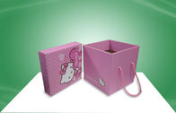 パッキングの軽食のためのハンドルが付いている装飾的なピンクのHellokittyのペーパー ギフト用の箱