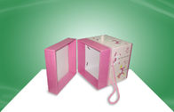 パッキングの軽食のためのハンドルが付いている装飾的なピンクのHellokittyのペーパー ギフト用の箱